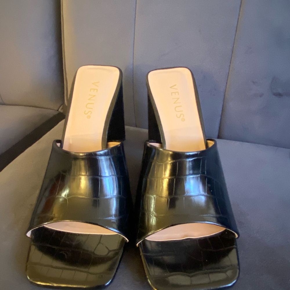 Venus Faux Leather Croc Mules - Size 7